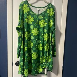 Lucky clovers! SZ 3XL